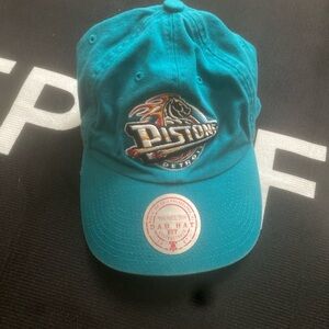 Mitchell & Ness Teal and Black Cap with Logo